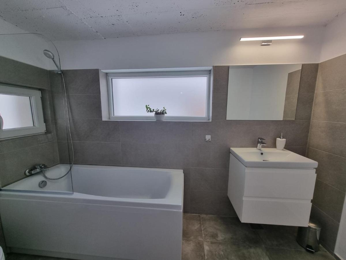 The Cozy Bunker Apartment Sibiu Exterior photo